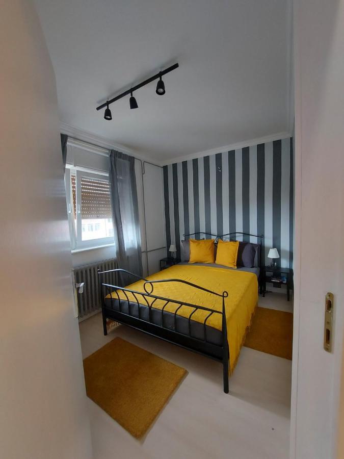 Center Danube Street Apartment نوفي ساد المظهر الخارجي الصورة