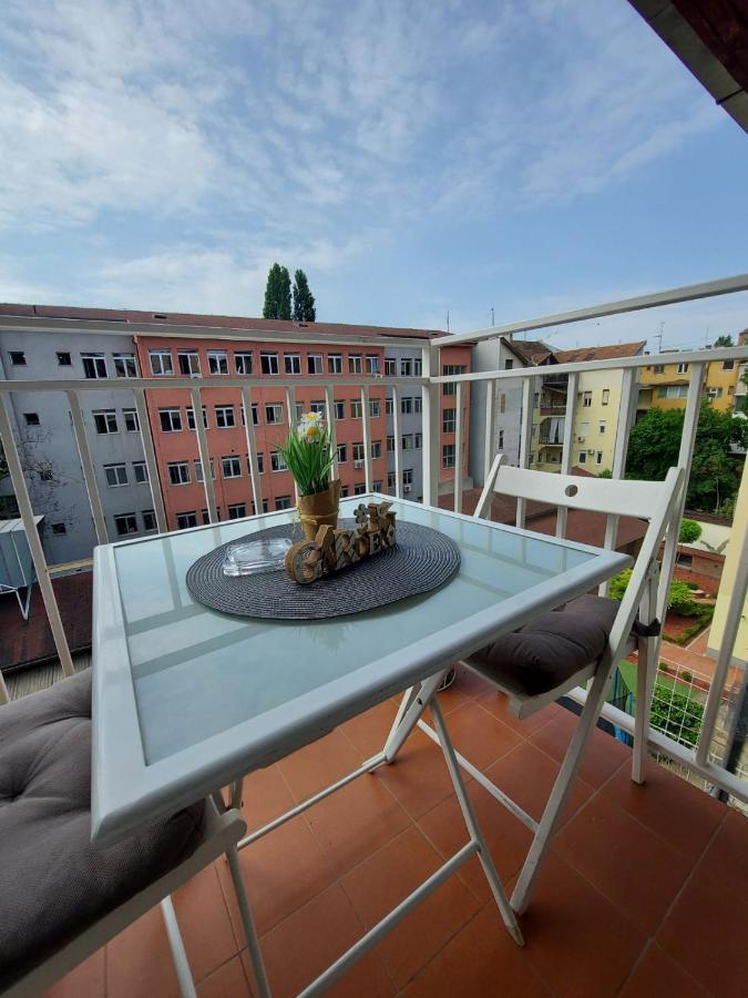 Center Danube Street Apartment نوفي ساد المظهر الخارجي الصورة